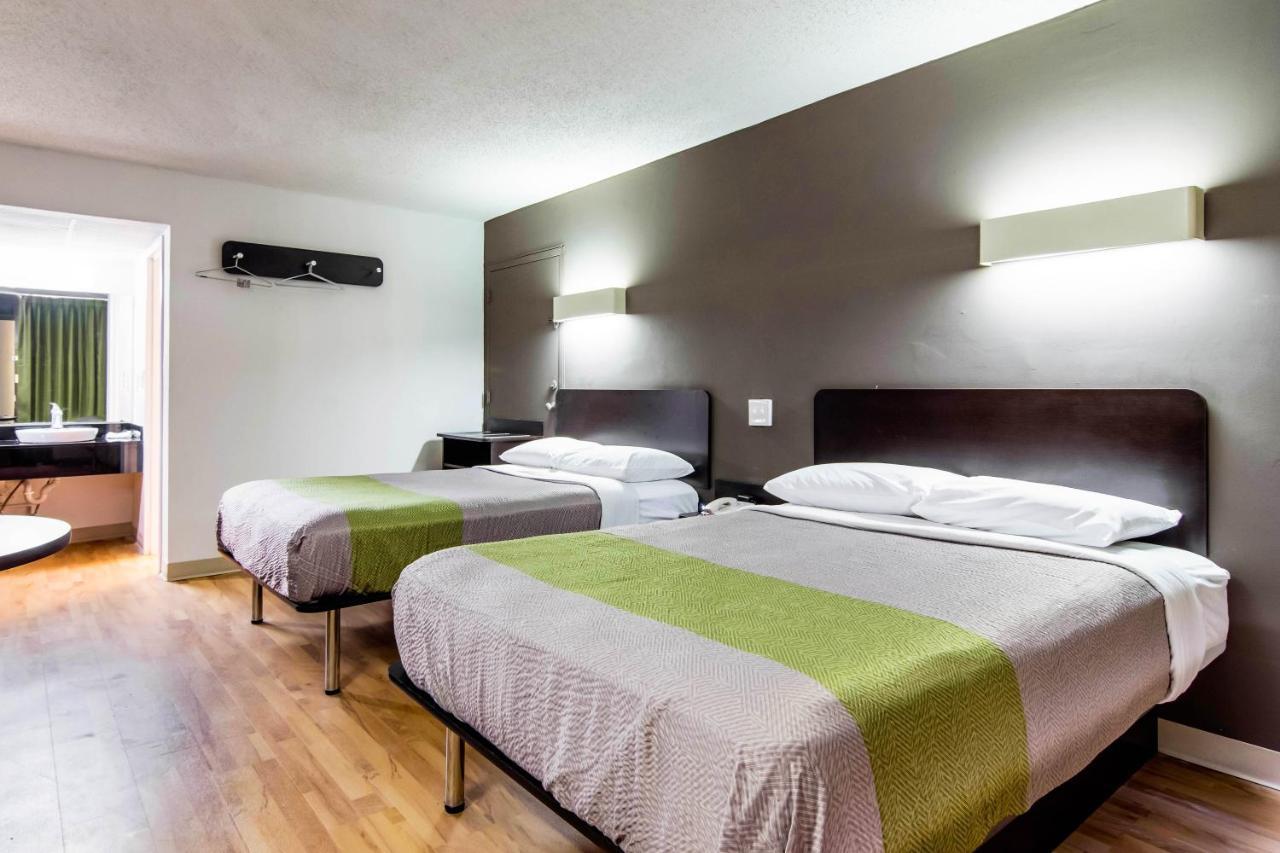 6 Hotel 2*