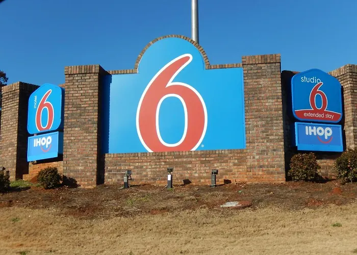 Studio 6 Lagrange