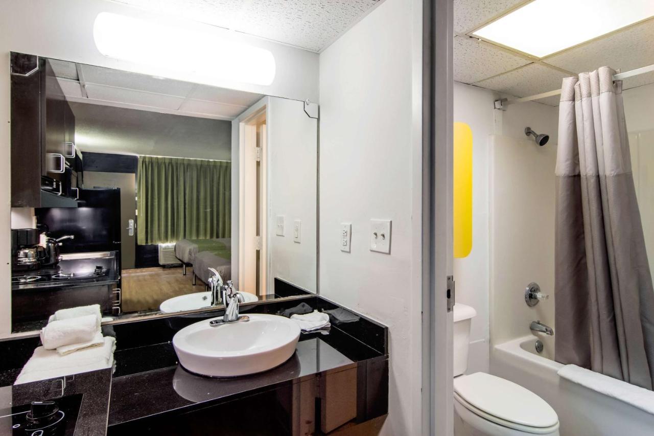 Hotel 6 2*